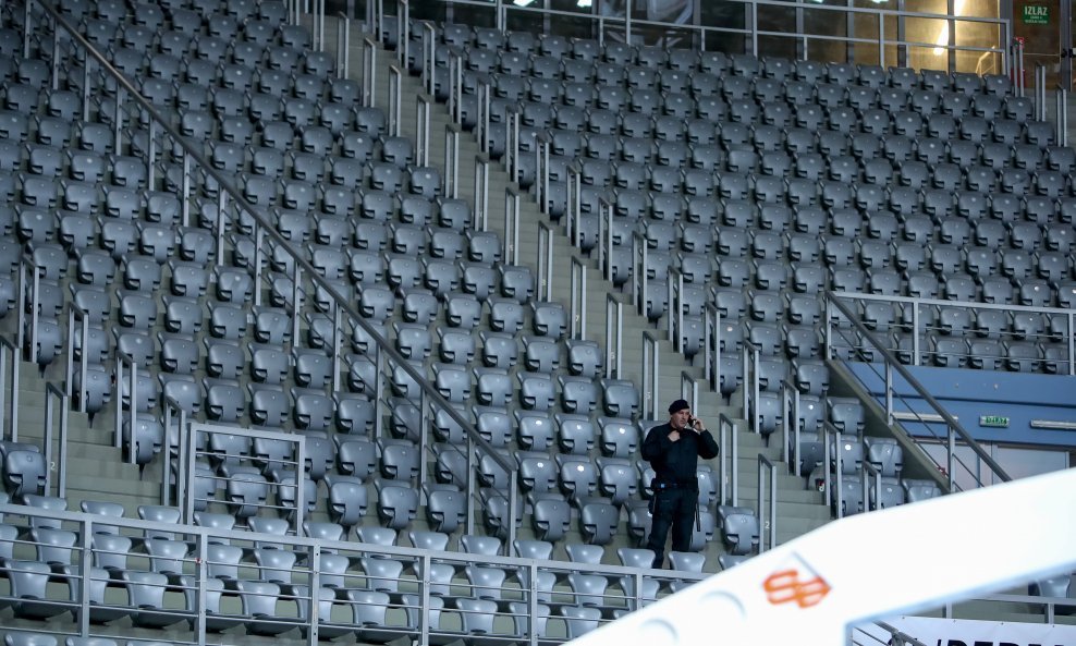 24.03.2023., dvorana Krešimir Ćosić, gledatelji su morali napustiti tribine tijekom utakmice  23. kola AdmiralBet Aba lige KK Zadar - KK Igokea