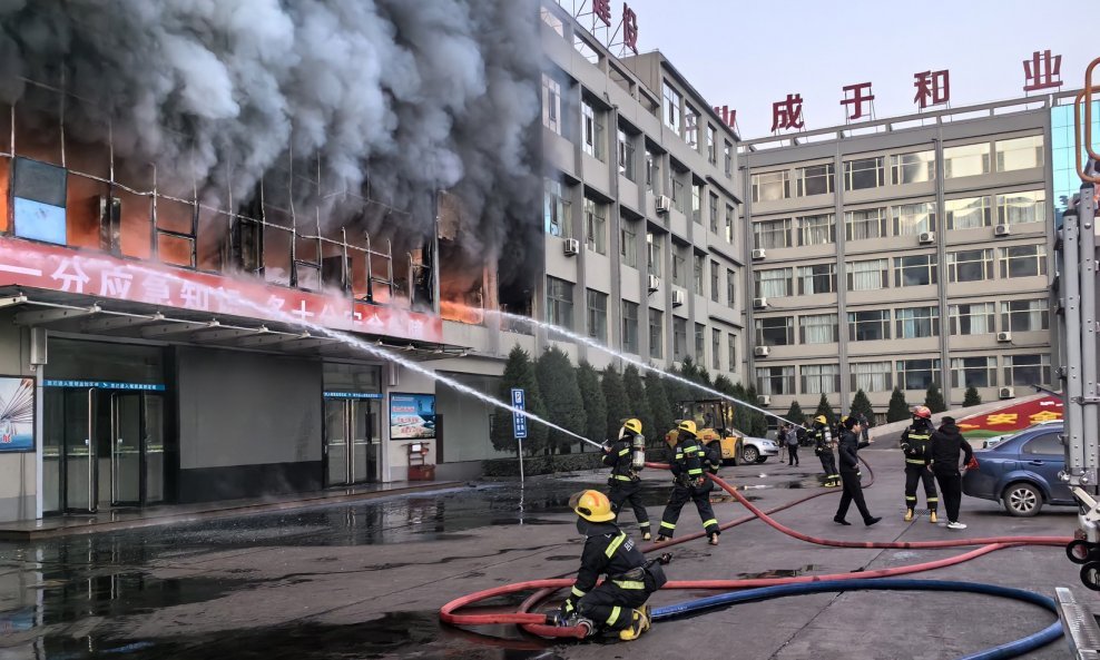 Požar u upravnoj zgradi tvornice ugljena u Kini