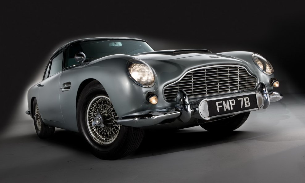 James-Bond-1964-Aston-Martin-DB5-68