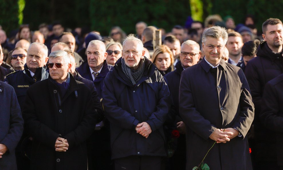 Plenković i ministri na Ovčari