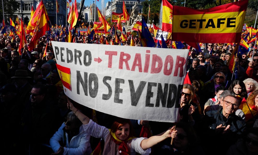 'Pedro, izdajniče', česte su poruke na transparentima prosvjednika