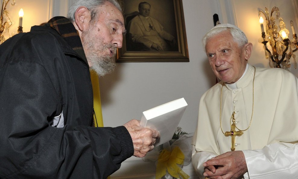 fidel castro i papa benedikt vi.