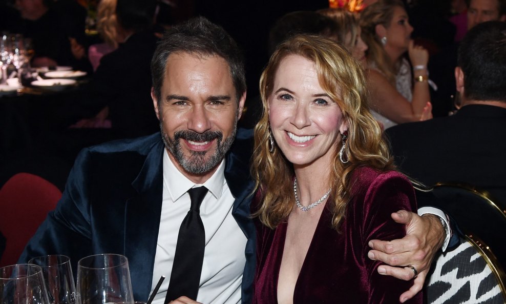 Eric McCormack i Janet Holden