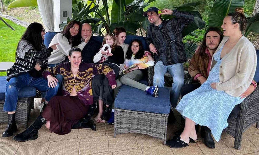 Bruce Willis s obitelji na Dan zahvalnosti