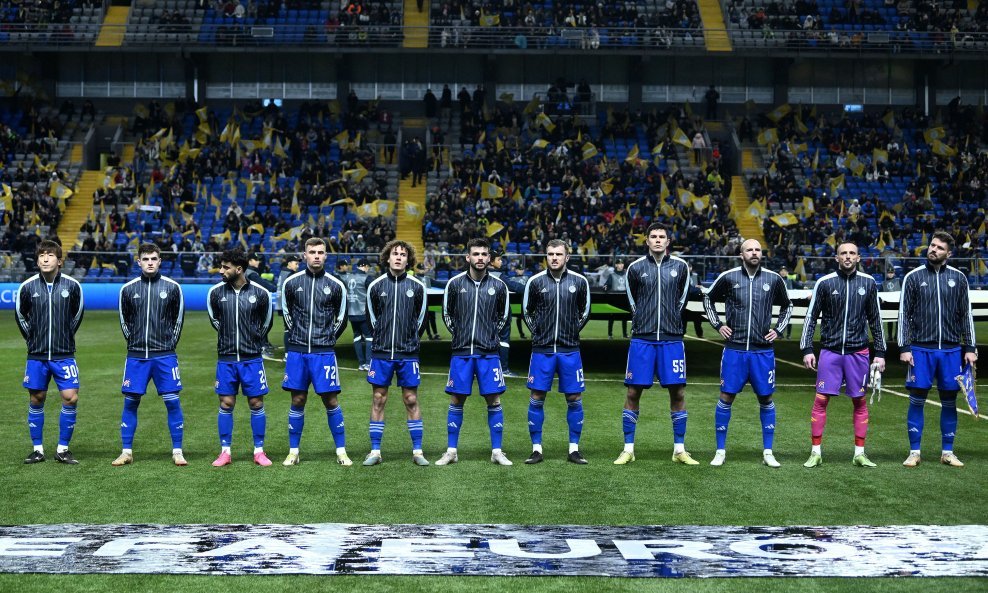 Gledatelji na stadionu u Astani