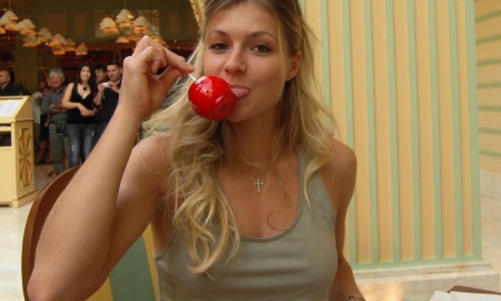Maria Kirilenko (7)