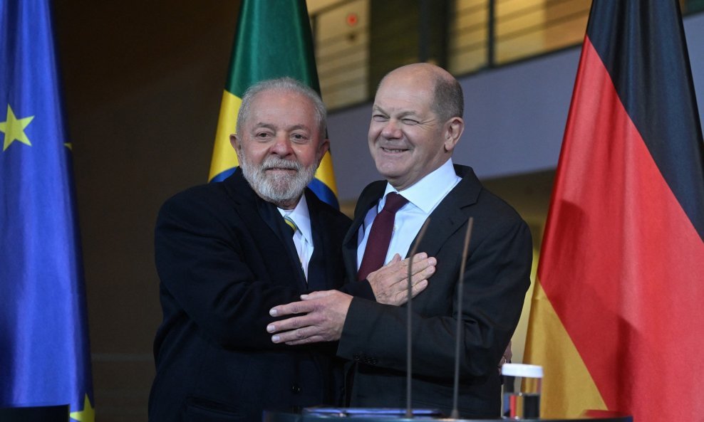 Brazilski predsjednik Luiz Inacio Lula da Silva i njemački kancelar Olaf Scholz