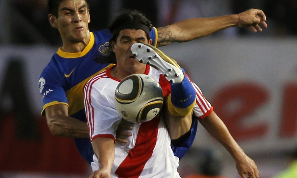 Ariel Ortega (River Plate) i Matias Gimenez (Boca Juniors)
