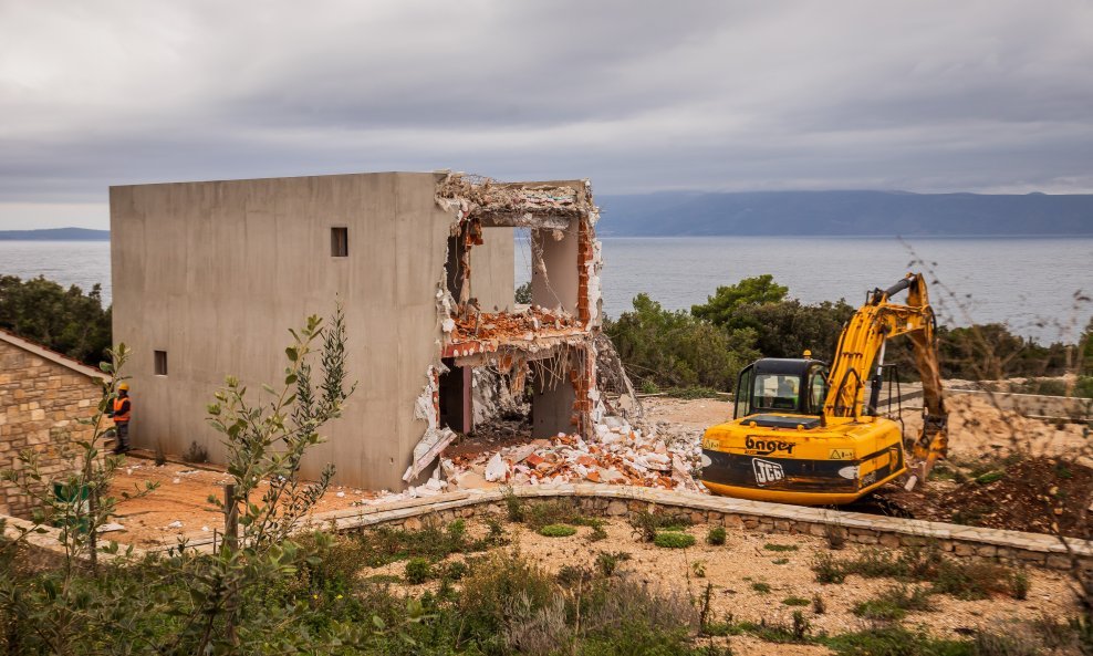 Rušenje bespravno sagrađene vile Frane Barbarića