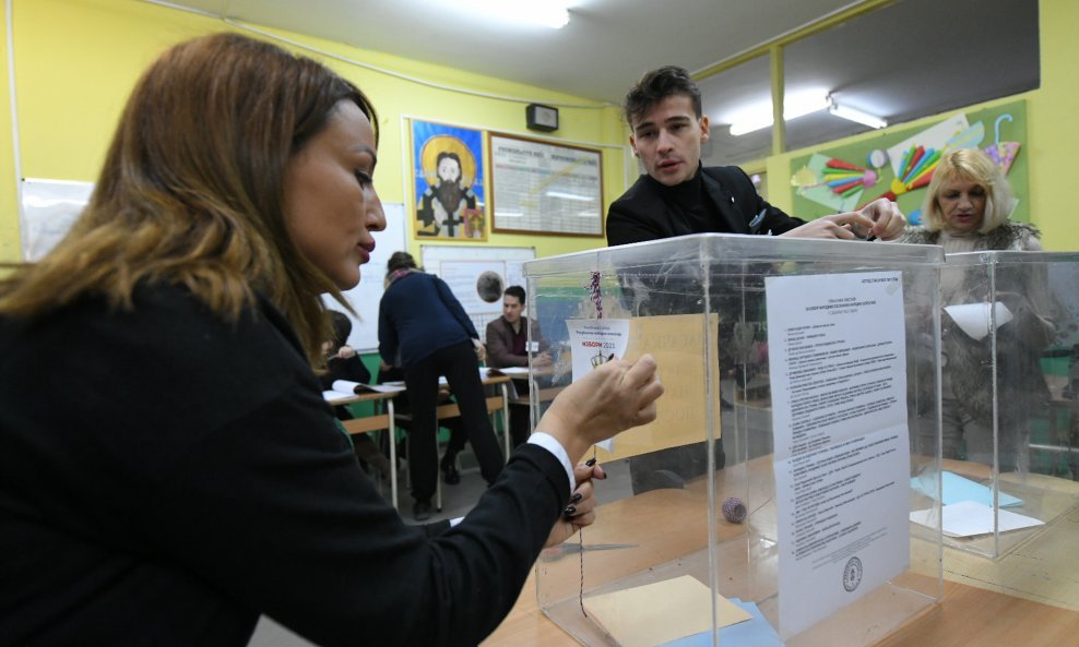 Glasanje na izborima u Srbiji