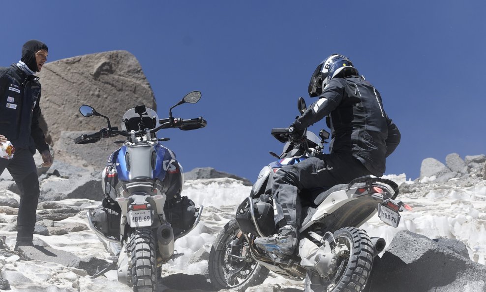 Novi BMW R 1300 GS se popeo na najviši aktivni vulkan na svijetu, u Čileu