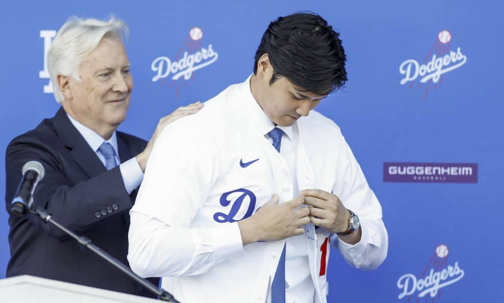 Shohei Ohtani (desno)