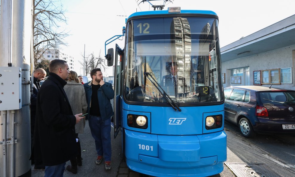 Tramvaj iz Augsburga uoči prve vožnje