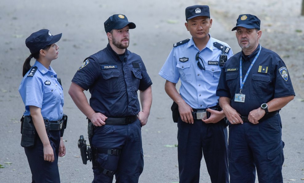 Hrvatski i korejski policajci u zajedničkoj ophodnji (ilustrativna fotografija)