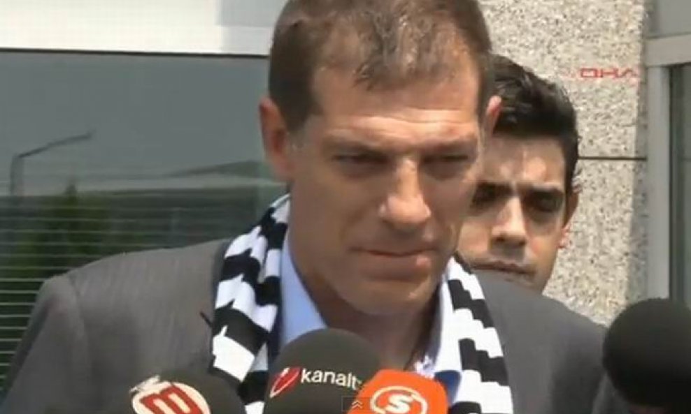 Slaven Bilić sa šalom Bešiktaša