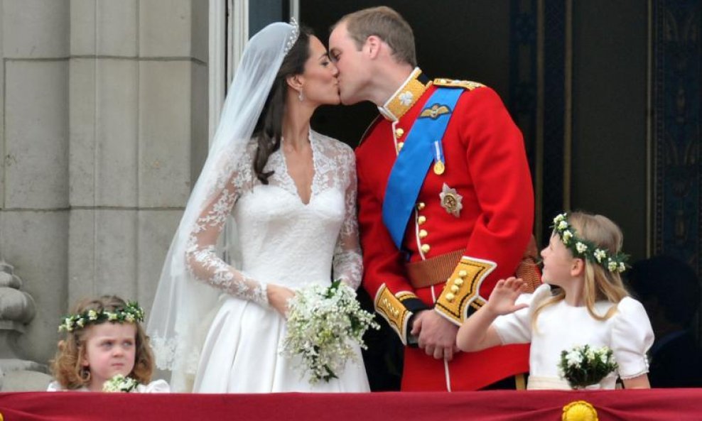 William i Kate poljubac