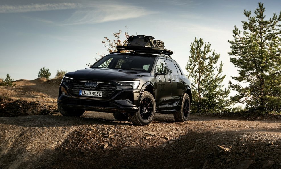 Audi Q8 e-tron edition Dakar