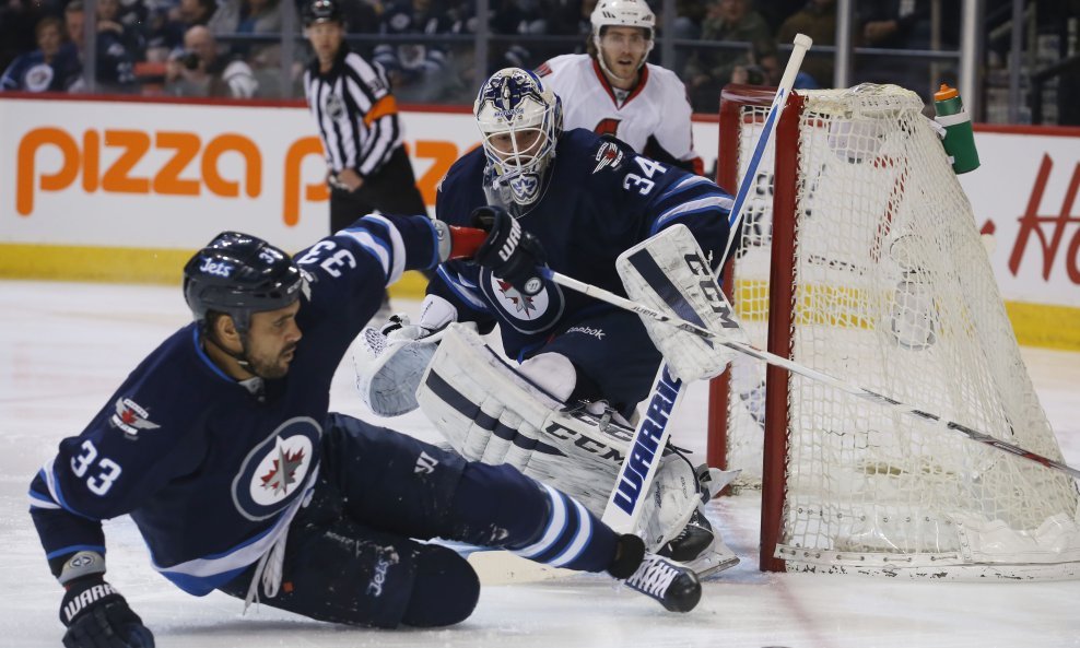 Winnipeg Jets - Dustin Byfuglien i golman Michael Hutchinson