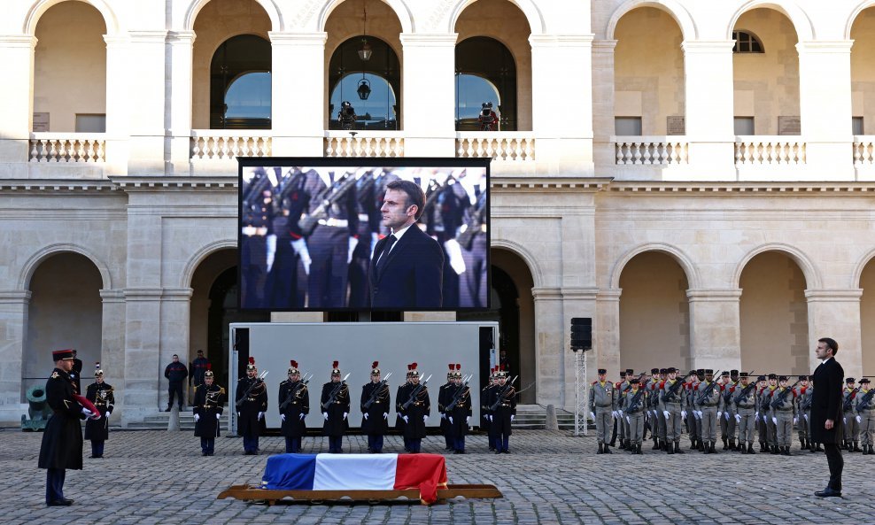 Emmanuel Macron odaje počast Jacquesu Delorsu