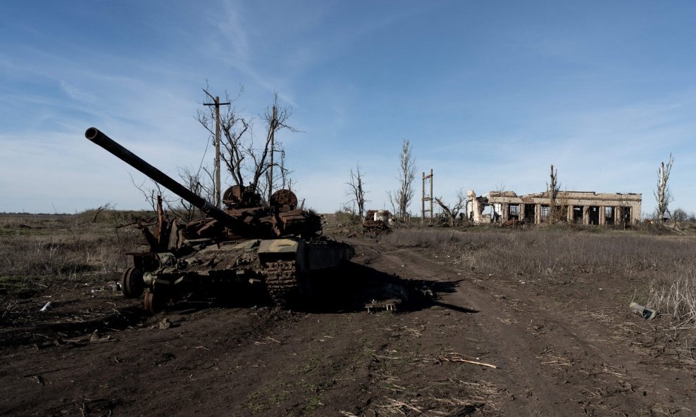 Uništeni tenk u Ukrajini