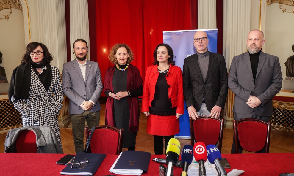 Senka Bulić, Vicko Bilandžić, Nina Obuljen Koržinek, Iva Hraste Sočo, Marin Blažević, Vladimir Ham