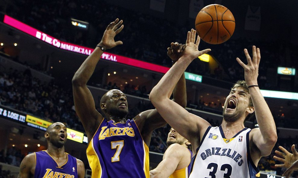 Marc Gasol (Grizzlies) i  Lamar Odom (LA Lakers)