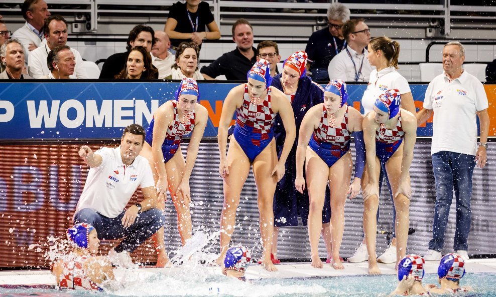 Hrvatska ženska vaterpolska reprezentacija