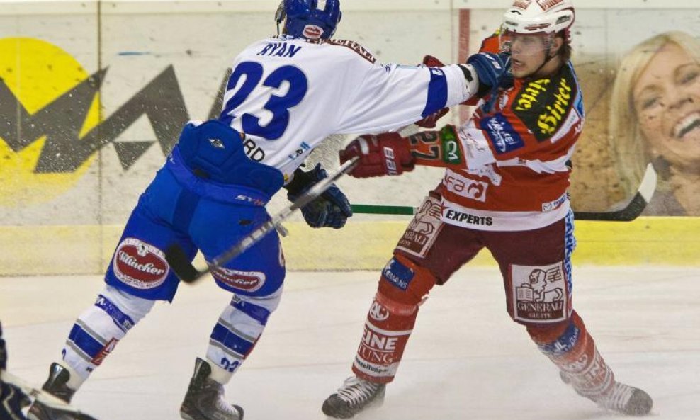 Matt Ryan (Villach), Thomas Hundertpfund (KAC) 2010-11