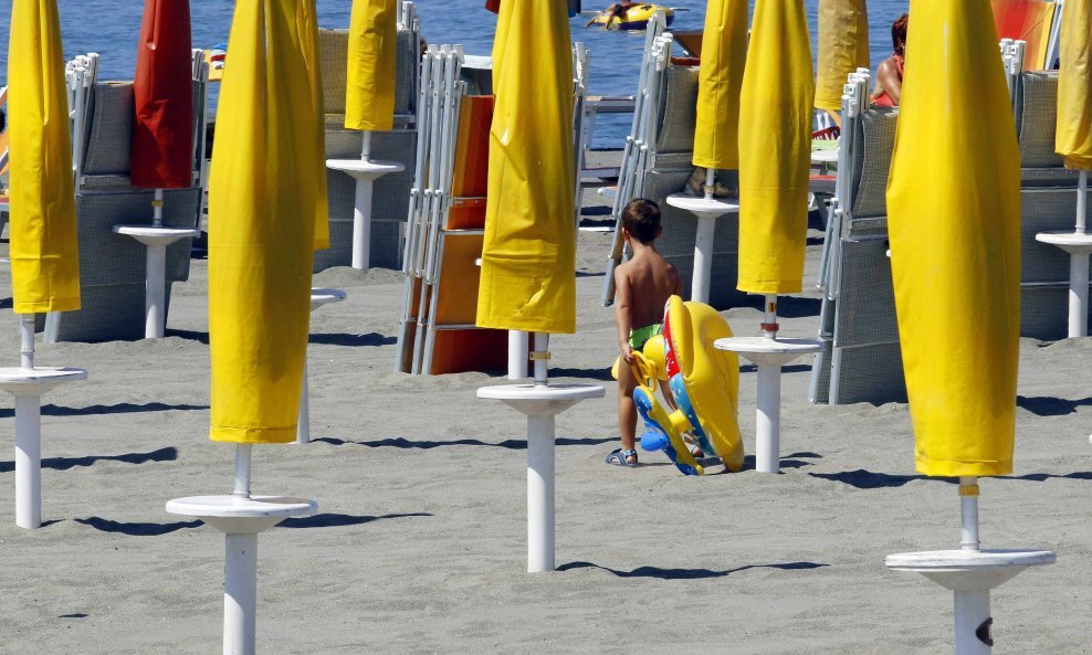 Plaža suncobran dijete