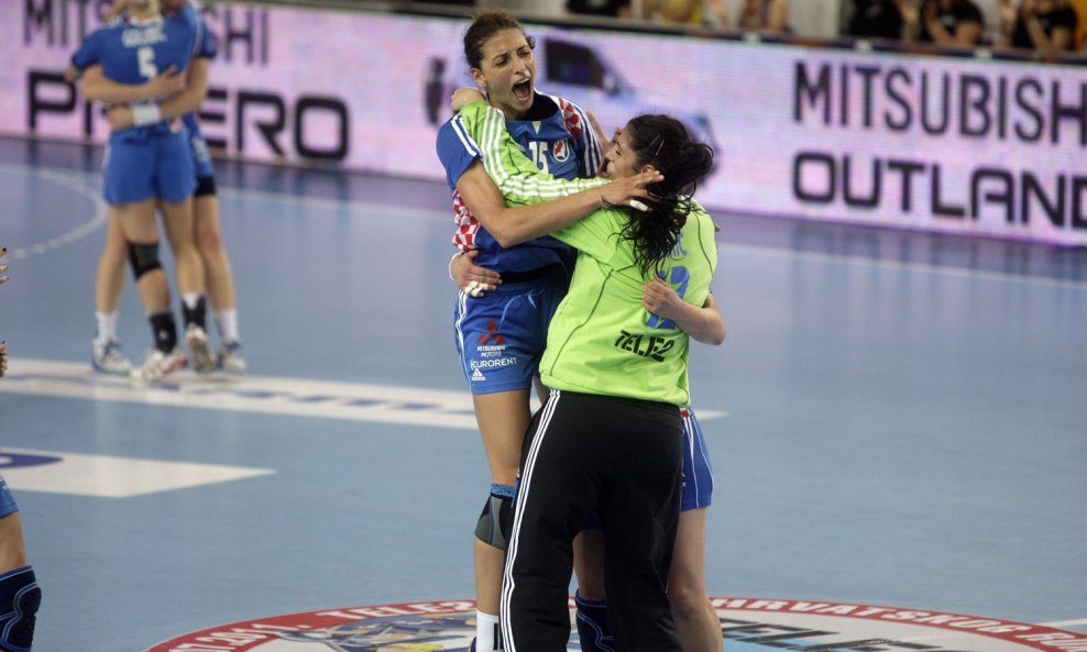 Andrea Penezić i Marta Žderić