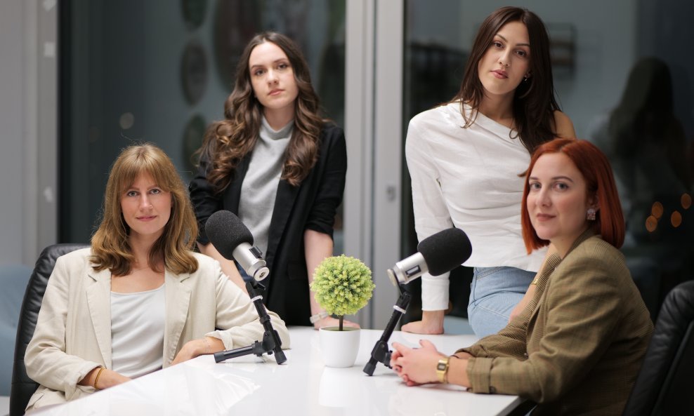 Angela Peršun, Tamara Vlahović, Laura Marinović i Ines Perović