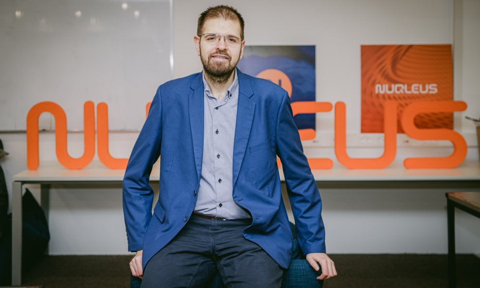 Matija Srbić, Nuqleus