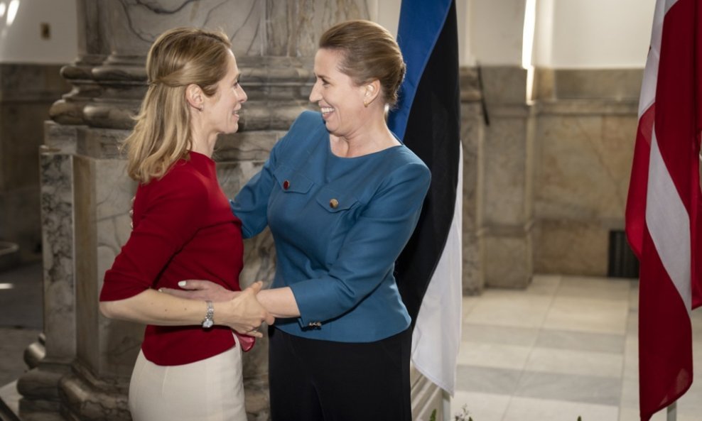 Mette Frederiksen i Kaja Kallas (lijevo)