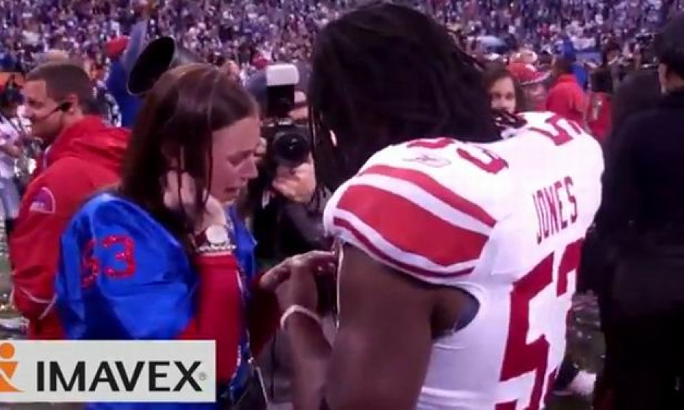 Greg Jones zaprosio je djevojku