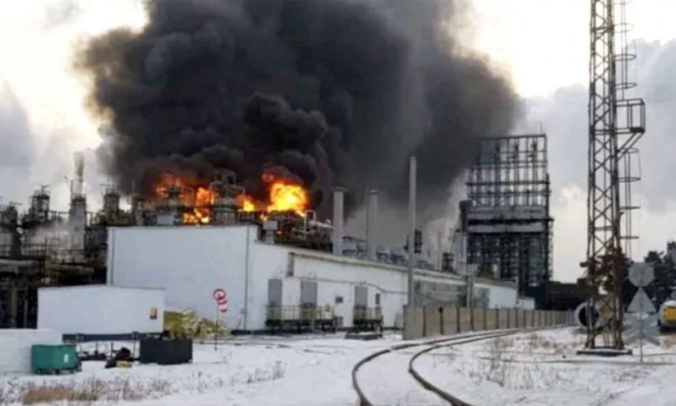 Rafinerija Rosnefta (ilustracija)