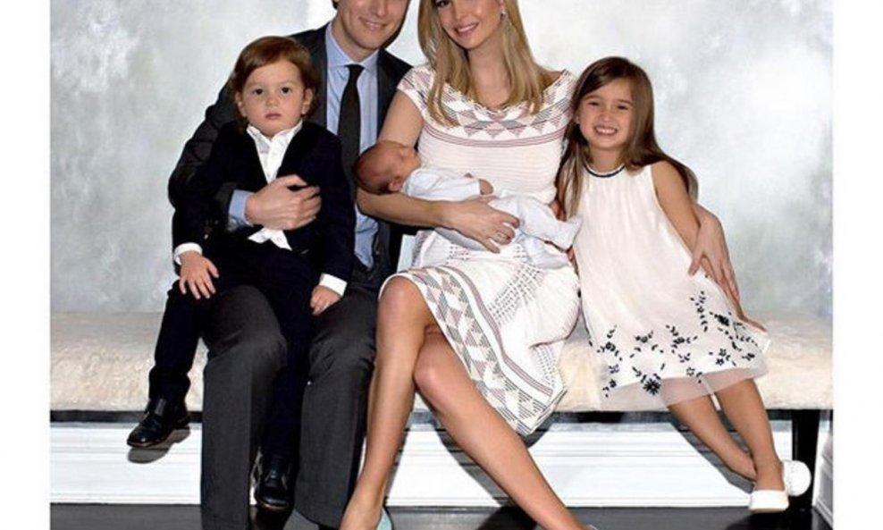 Obiteljski foto Ivanka Trump i Jared Kushner s djecom