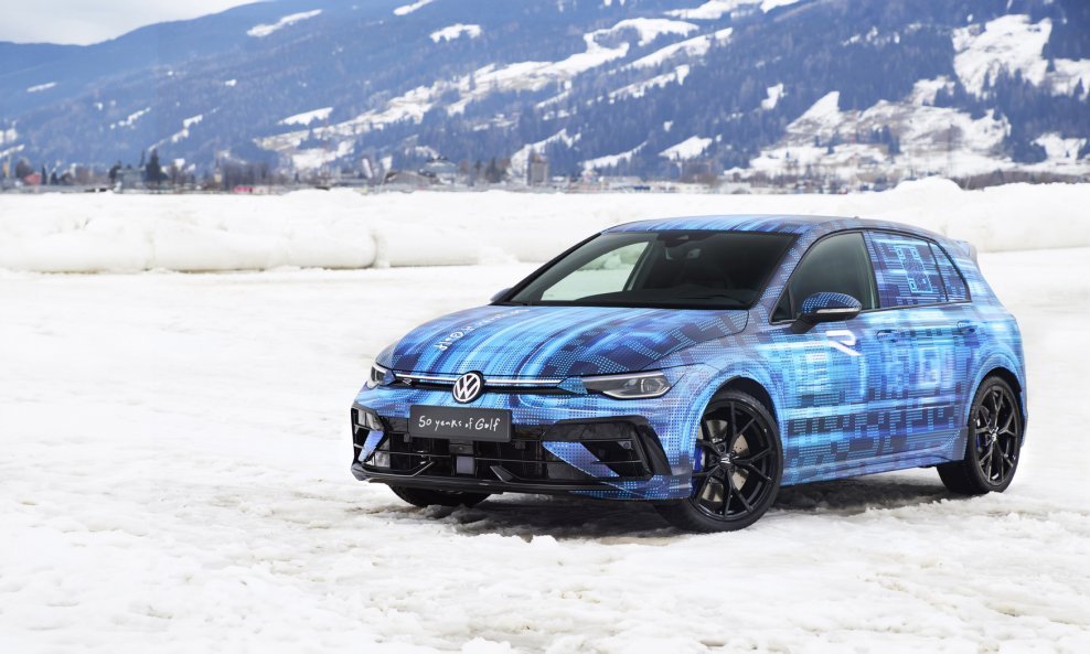 Ice Race u Zell am Seeu: Novi Volkswagen Golf R u maskirnim bojama
