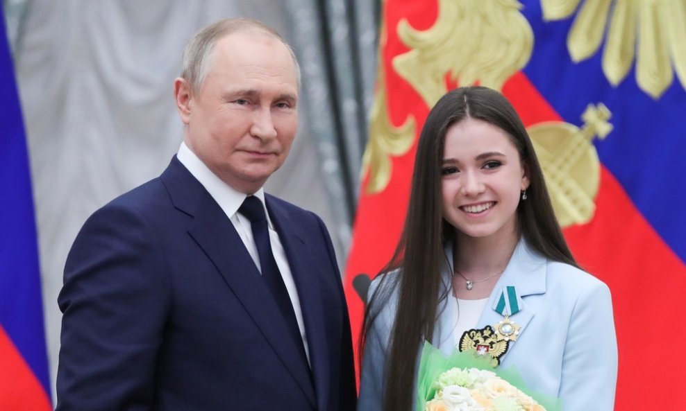 Kamila Valijeva na prijemu kod ruskog predsjednika Vladimira Putina 26.4.2022.