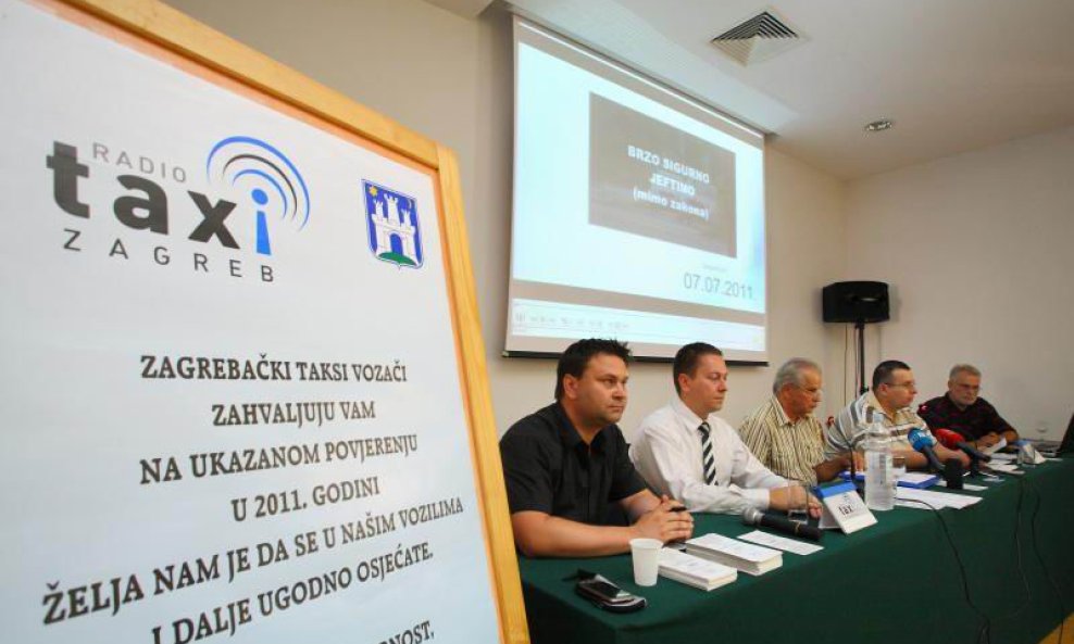 ZAGREBAČKI RADIO TAXI