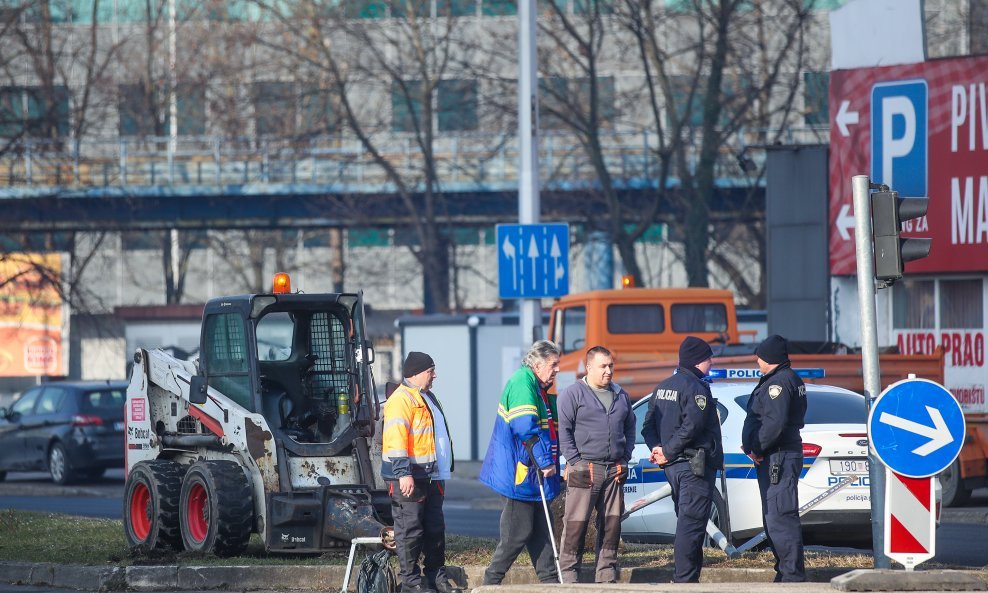 Prometna nesreća na križanju Vukovarske i Savske ulice u Zagrebu