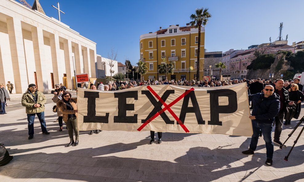 Prosvjed novinara i građana protiv 'lex AP' u Splitu
