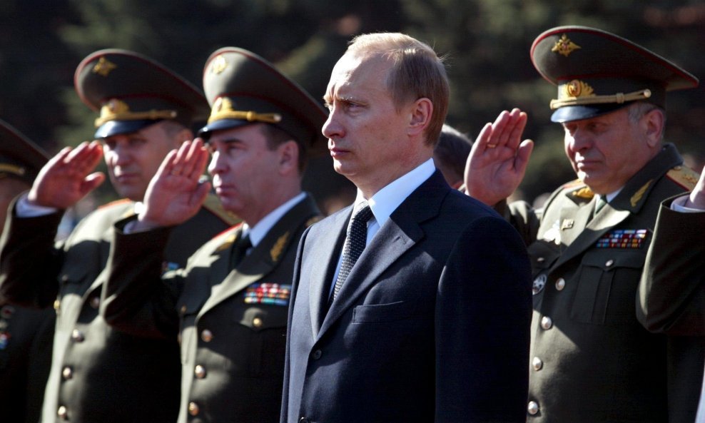 Ilustracija/Ruski predsjednik Vladimir Putin s generalima