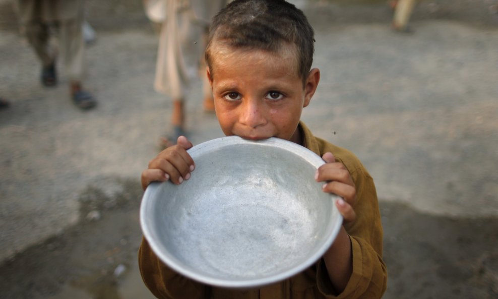 2010-08-23T164547Z_01_TBW19_RTRIDSP_3_PAKISTANS-FLOODS