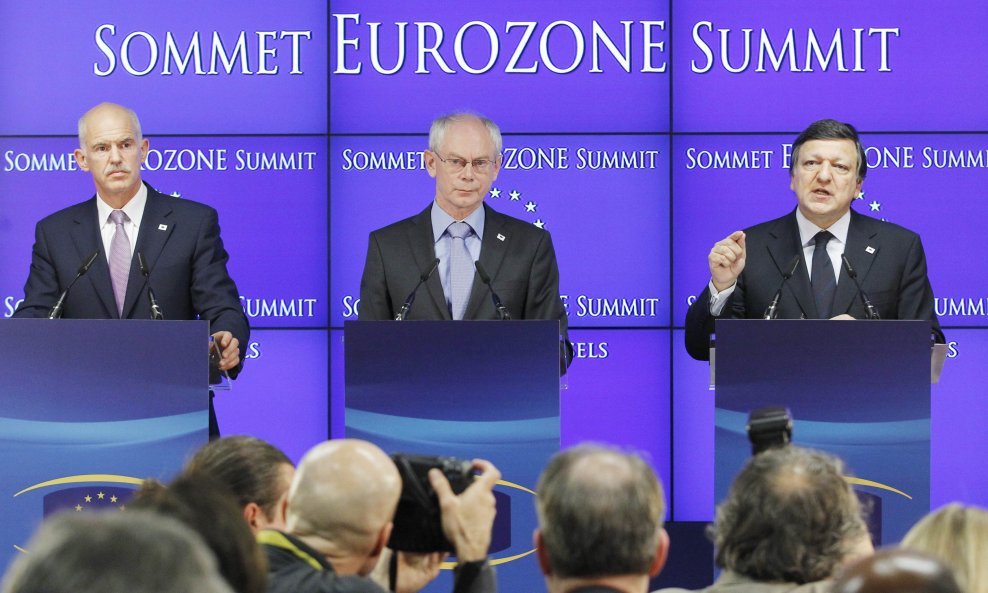 Grčki premijer George Papandreou, predsjednik Europskog vijeća Herman Van Rompuy  i predsjednik Europske komisije Jose Manuel Barroso 