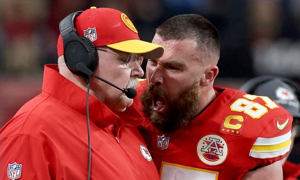 Travis Kelce i trener Andy Reid