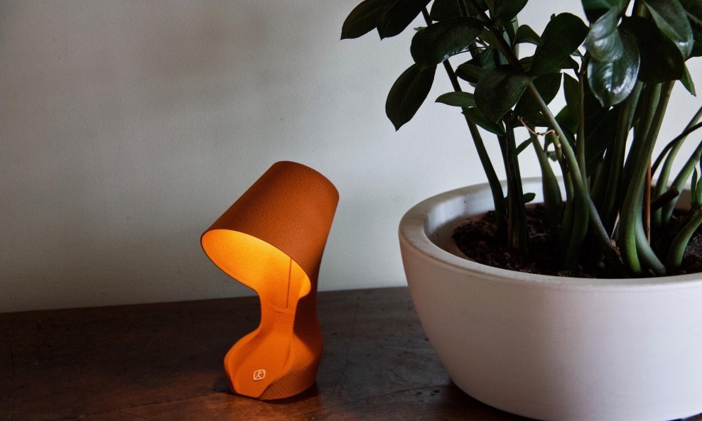 Lampa Ohmie čiji dizajn potpisuje Krill Design