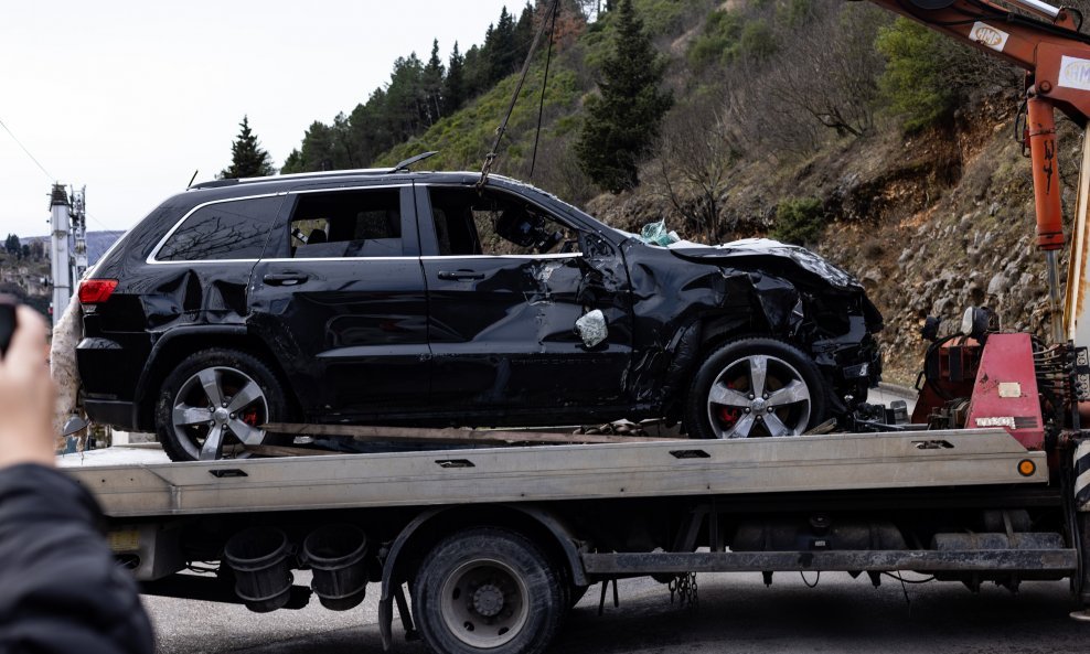 Iz rijeke Bregave izvučen automobil i tijelo mladića