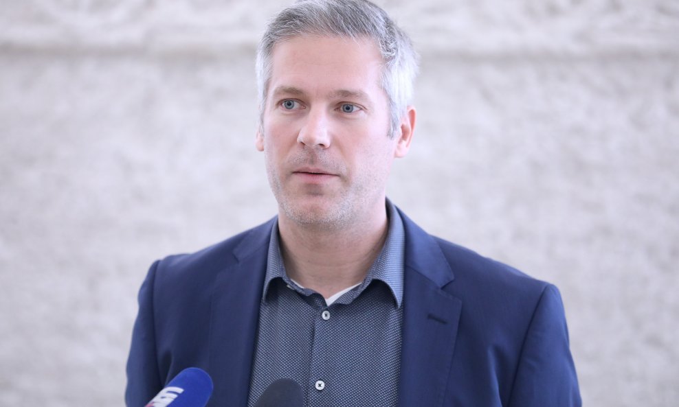 Aco Momčilović