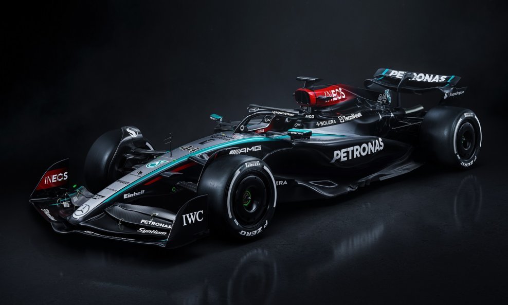 Mercedes-AMG F1 W15 E Performance bolid Lewisa Hamiltona