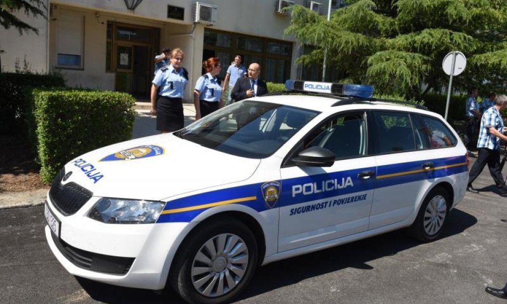 Policija